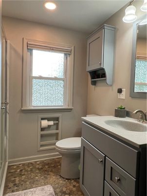 Bathroom, Interior, Recessed Lighting