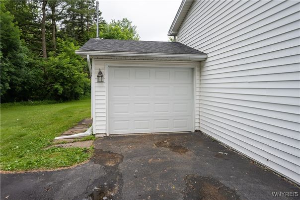 Detached Garage, Exterior