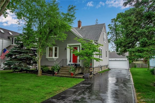 Backyard, Detached Garage, Exterior, Facade, Cape Cod