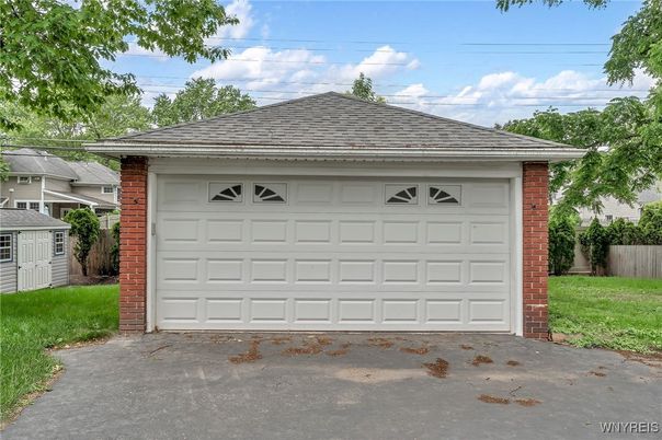 Detached Garage, Exterior