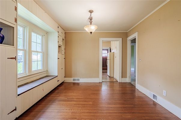 Empty room, Interior, Pendant Lights, Wood Texture Flooring