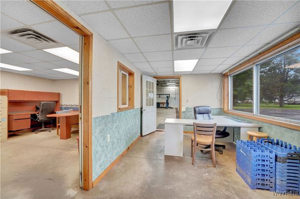 Home Office, Interior
