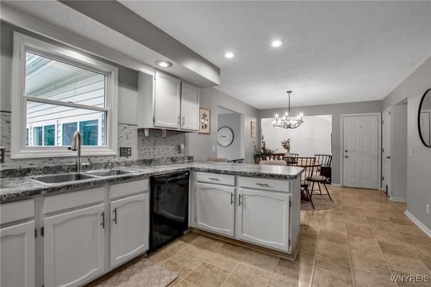 Chandelier, Dining room, Interior, Kitchen, Recessed Lighting