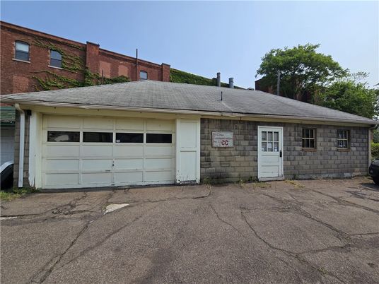 Detached Garage, Exterior