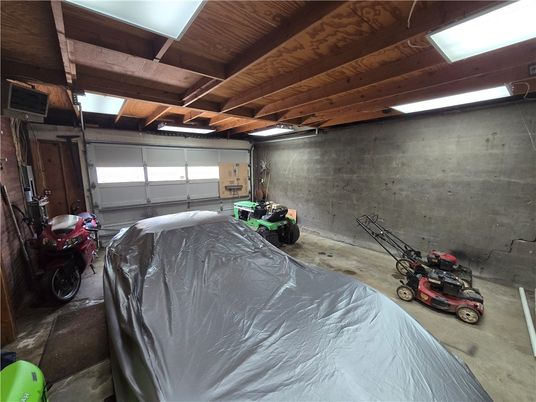 Garage, Interior, Wooden Beams, Wooden Ceilings