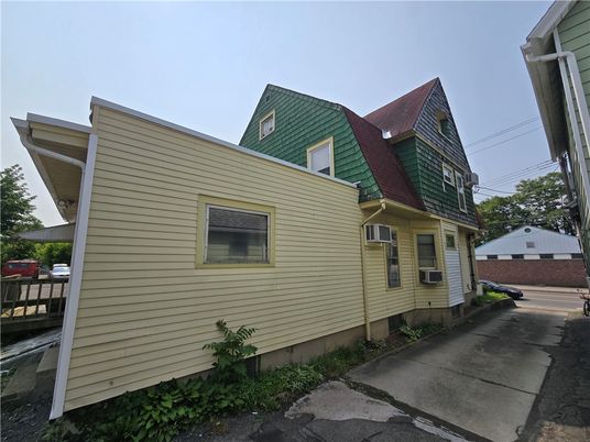 Exterior, Facade, Cape Cod