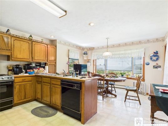 Dining room, Interior, Kitchen, Pendant Lights, Recessed Lighting