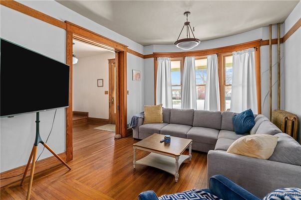 Interior, Living room, Pendant Lights, Wood Texture Flooring
