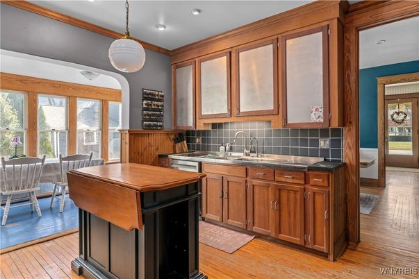 Dining room, Interior, Kitchen, Pendant Lights, Recessed Lighting, Tile Countertops, Wood Texture Flooring