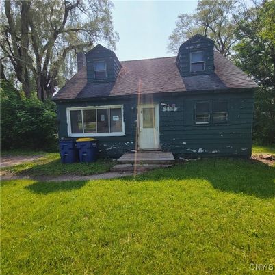 Exterior, Facade, Cape Cod