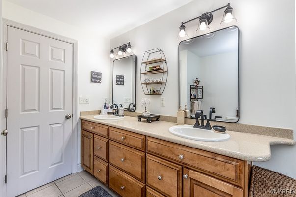 Bathroom, Dual Sink Vanities, Interior