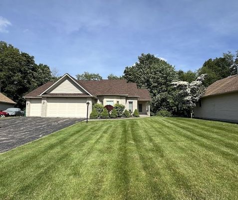 Attached, Backyard, Exterior, Facade, Brick Facade, Ranch