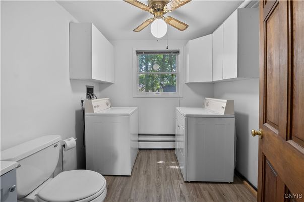 Interior, Washer, Wood Texture Flooring