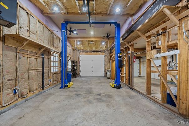 Garage, Interior