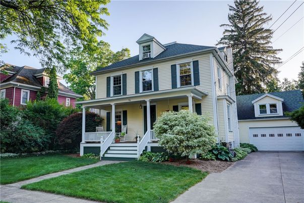 Attached, Exterior, Facade, American Foursquare