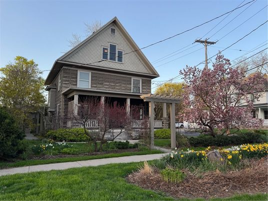 Backyard, Exterior, Facade, Queen Anne Victorian