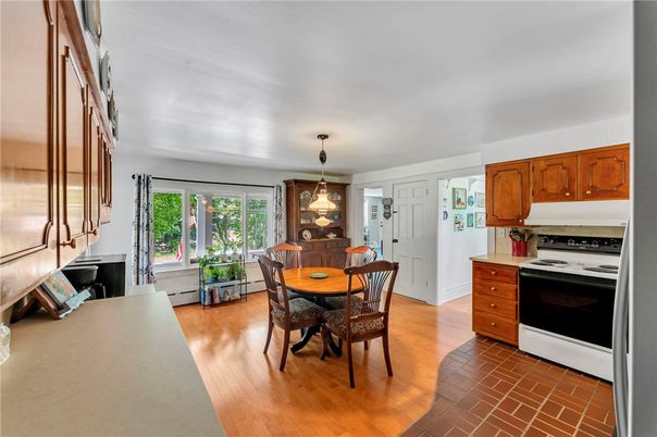 Dining room, Interior, Kitchen, Pendant Lights, Wood Texture Flooring