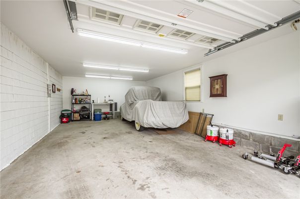 Garage, Interior