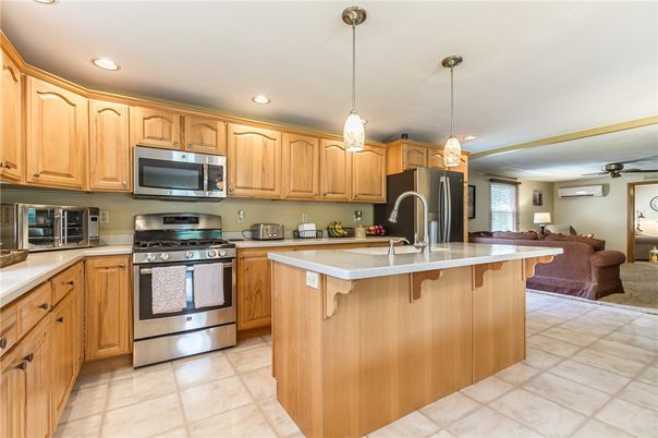 Interior, Kitchen, Living room, Pendant Lights, Recessed Lighting, Stainless Steel Appliances