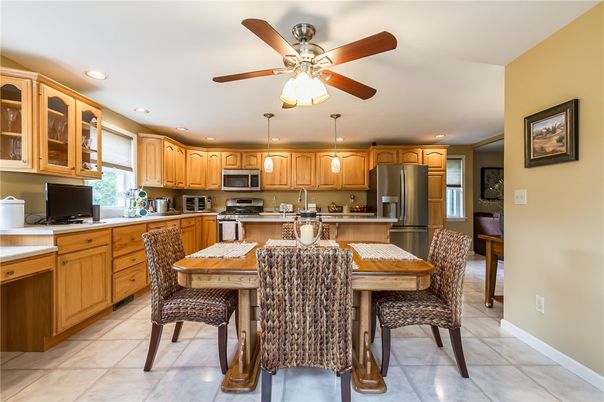 Dining room, Interior, Kitchen, Recessed Lighting, Stainless Steel Appliances