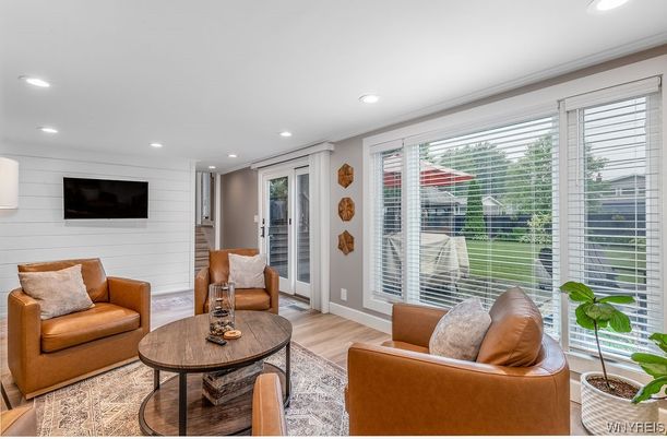 Interior, Living room, Recessed Lighting, Wood Texture Flooring