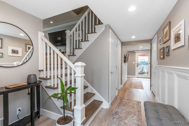 Interior, Recessed Lighting, Wood Texture Flooring