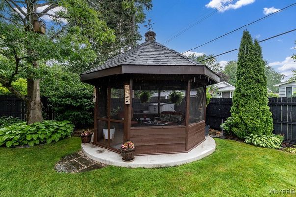 Exterior, Hot Tub