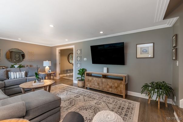 Interior, Living room, Recessed Lighting, Wood Texture Flooring