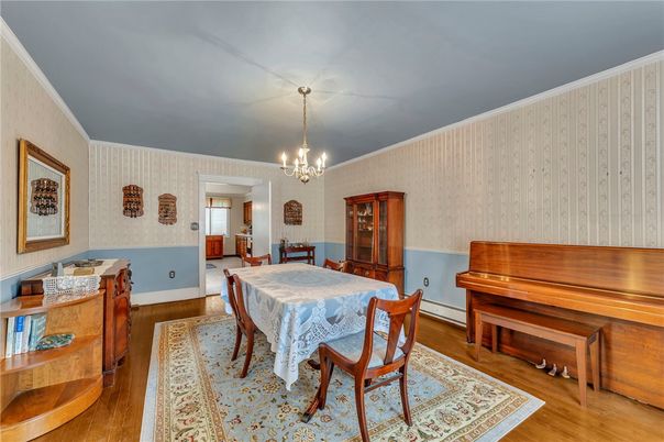 Chandelier, Dining room, Interior, Piano, Wood Texture Flooring