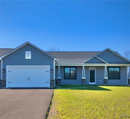Attached, Exterior, Facade, Ranch