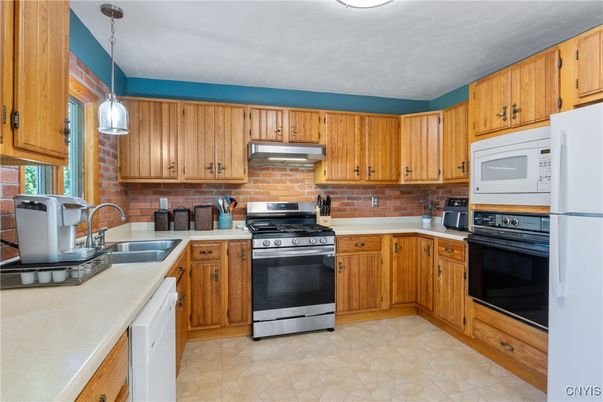 Interior, Kitchen, Pendant Lights, Stainless Steel Appliances