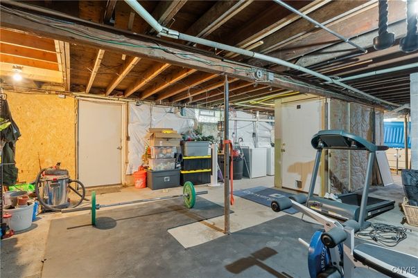 Fitness Equipment, Interior, Wooden Beams