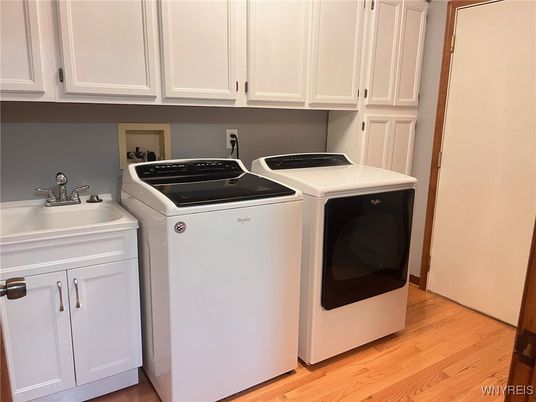 Interior, Washer, Wood Texture Flooring