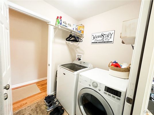 Interior, Washer, Wood Texture Flooring