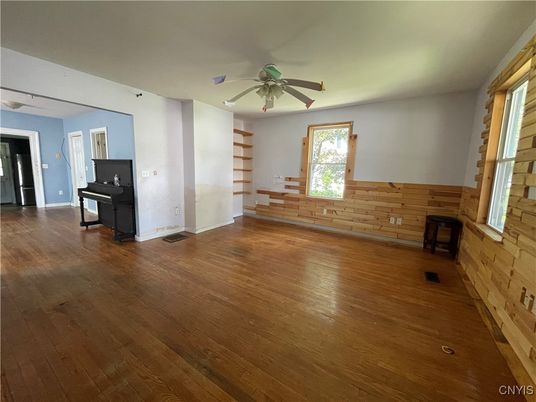 Empty room, Interior, Piano, Wood Texture Flooring