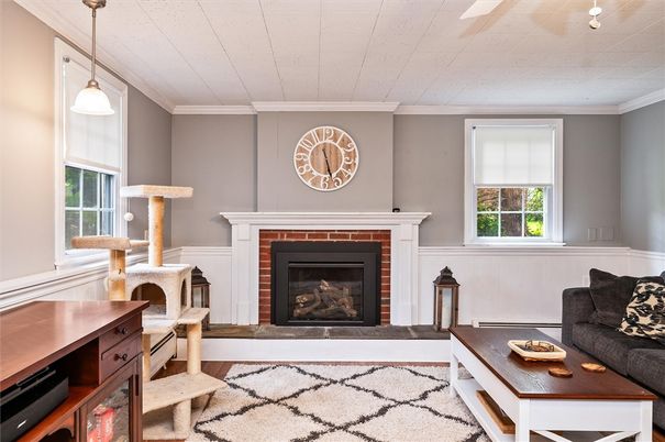 Fireplace, Interior, Pendant Lights