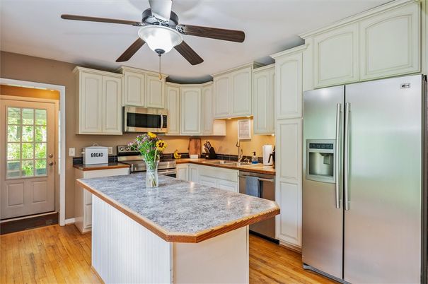 Interior, Kitchen, Stainless Steel Appliances, Wood Texture Flooring
