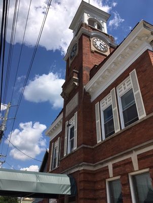 Exterior, Facade, Brick Facade, Rowhouse
