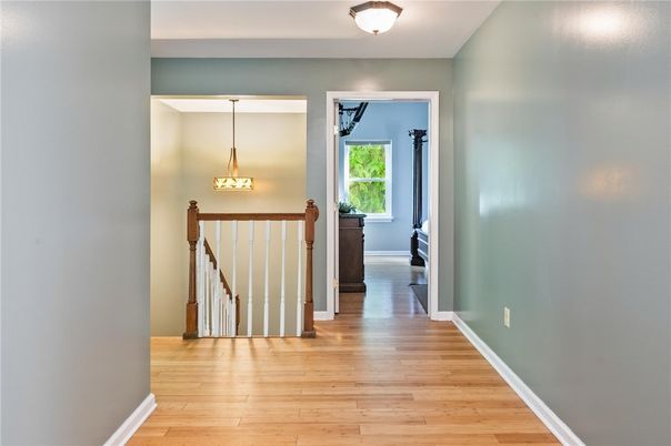 Interior, Pendant Lights, Wood Texture Flooring