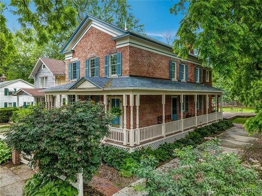 Exterior, Facade, Brick Facade, Queen Anne Victorian