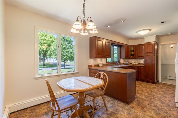 Chandelier, Dining room, Interior, Kitchen, Recessed Lighting