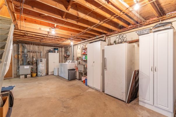 Interior, Washer, Wooden Beams