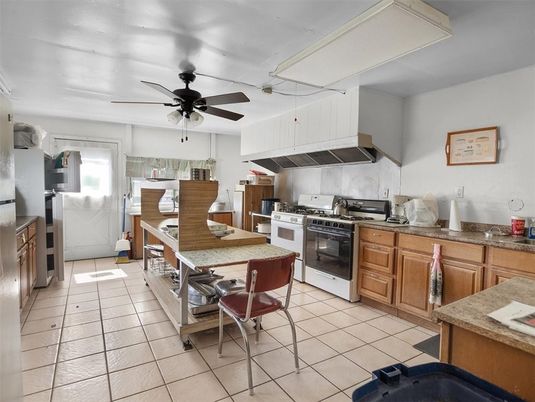 Dining room, Interior, Kitchen, Stainless Steel Appliances