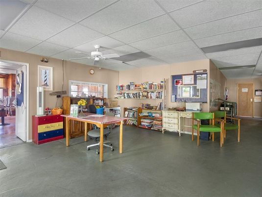 Home Office, Interior
