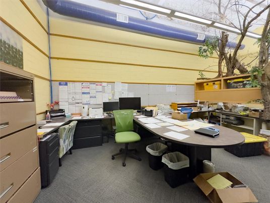 Home Office, Interior