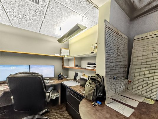 Home Office, Interior