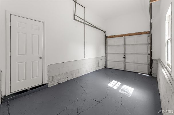 Garage, Interior