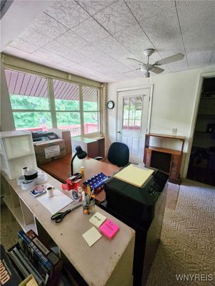 Home Office, Interior