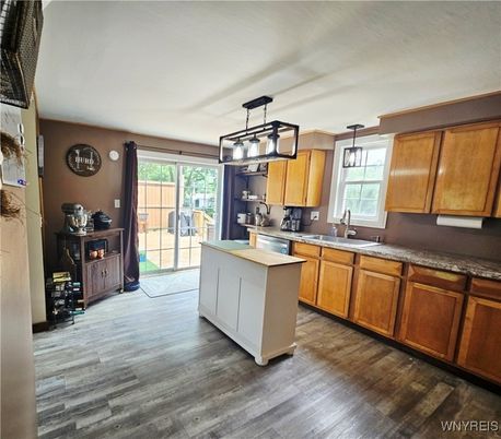 Interior, Kitchen, Pendant Lights, Wood Texture Flooring