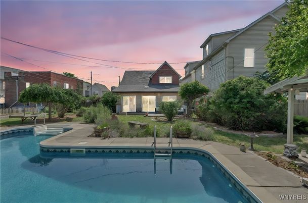 Exterior, Pool